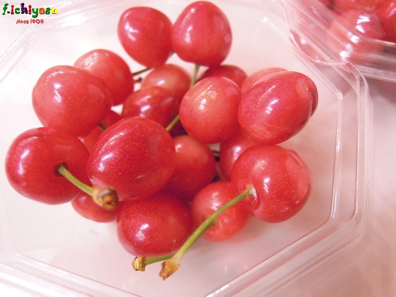 「佐藤錦」もあるよ (^^)v
Today’s Fruits ♪